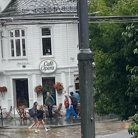 Engen 6 Apartamento *